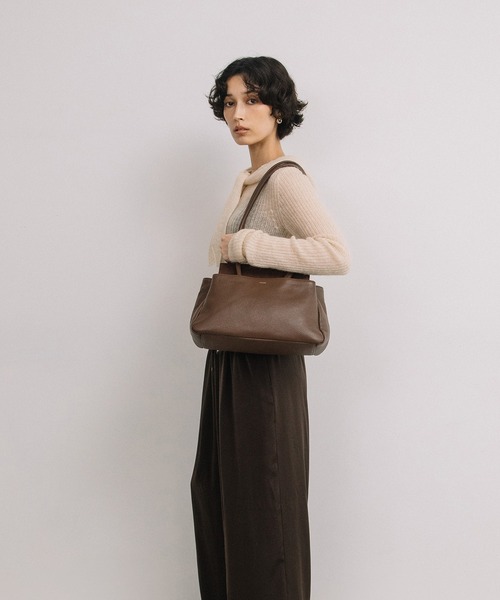 Beau're(ヴュレ)の「BEAURE スエードコンビ トートバッグ(トートバッグ・レディース・ブラウン/ブラック/グレイッシュベージュ・FREE)」の7枚目の写真