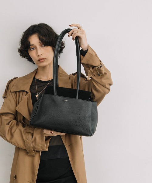 Beau're(ヴュレ)の「BEAURE スエードコンビ トートバッグ(トートバッグ・レディース・ブラウン/ブラック/グレイッシュベージュ・FREE)」の19枚目の写真