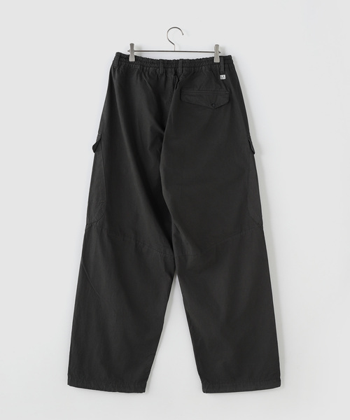 C.P. COMPANY(シーピーカンパニー)の「C.P.Company / シーピーカンパニー MICRO-REPS BOXY LENS CARGO(カーゴパンツ・メンズ・ブラック・46/48)」の2枚目の写真