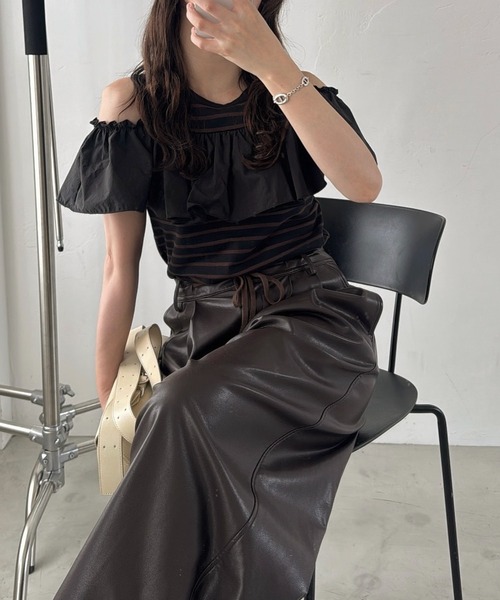 WILLFULLY(ウィルフリー)の「convertible shoulder frill border tops(Tシャツ/カットソー・レディース・アイボリー/ブラック/ブラウン・FREE)」の7枚目の写真