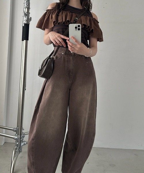 WILLFULLY(ウィルフリー)の「convertible shoulder frill border tops(Tシャツ/カットソー・レディース・アイボリー/ブラック/ブラウン・FREE)」の10枚目の写真