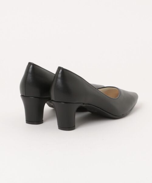 Parade(パレード)の「【SURARI de Beauty × Parade】スクエアトゥVカットミドルヒールパンプス(パンプス・レディース・ブラック・22.5cm/23.0cm/23.5cm/24.0cm/24.5cm)」の2枚目の写真