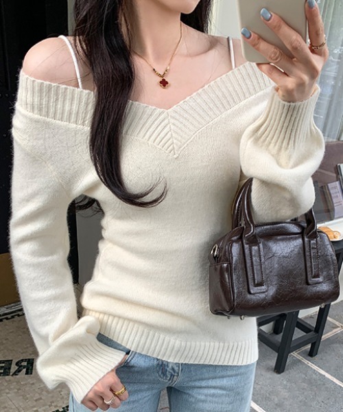 AMAJI(アマジ)の「Vネック タイトニットトップス(ニット/セーター・レディース・ホワイト/ベージュ/グレー・SMALL/MEDIUM/LARGE)」の6枚目の写真