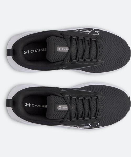 UNDER ARMOUR（アンダーアーマー）の「UAサージ5 エクストラワイド（ランニング/メンズ）（スニーカー・メンズ・ブラック・26.5cm/29.0cm/27.0cm/28.5cm/26.0cm/30.0cm/28.0cm/25.0cm/29.5cm/25.5cm/27.5cm）」の3枚目の写真