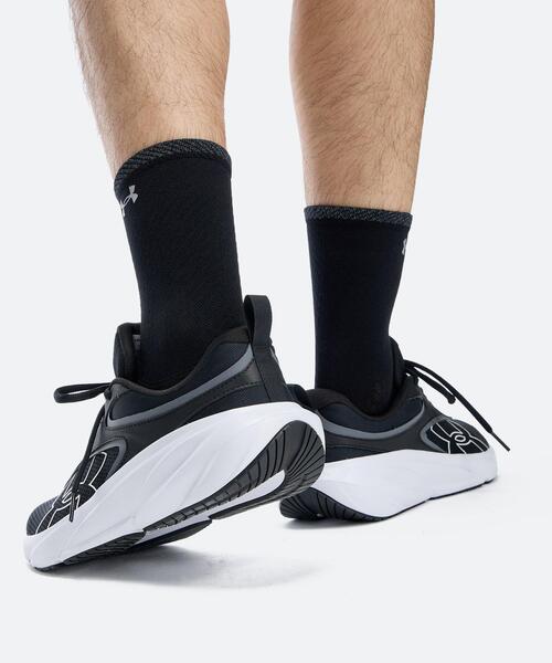 UNDER ARMOUR（アンダーアーマー）の「UAサージ5 エクストラワイド（ランニング/メンズ）（スニーカー・メンズ・ブラック・26.5cm/29.0cm/27.0cm/28.5cm/26.0cm/30.0cm/28.0cm/25.0cm/29.5cm/25.5cm/27.5cm）」の8枚目の写真