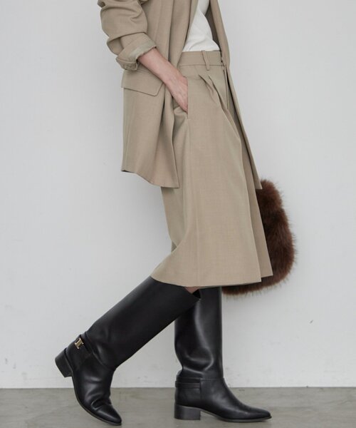 LOUNGEDRESS(ラウンジドレス)の「《セットアップ可》タックハーフパンツ(その他パンツ・レディース・ベージュ・36/38)」の4枚目の写真