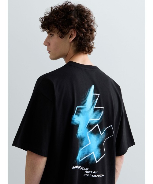 REPLAY(リプレイ)の「REPLAY × MARTIN GARRIX グラフィックTEE MARTIN(Tシャツ/カットソー・メンズ・ブラック/ホワイト・MEDIUM/LARGE/SMALL)」の1枚目の写真