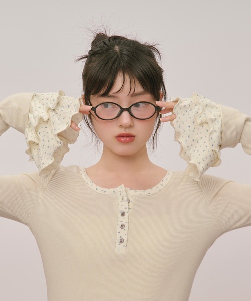 loin nuit(ロワンニュイ)の「bell sleeve rib tops / ベルスリーブリブトップス(Tシャツ/カットソー・レディース・ブラック/ボルドー/グレー/カーキ/アイボリー・FREE)」の2枚目の写真