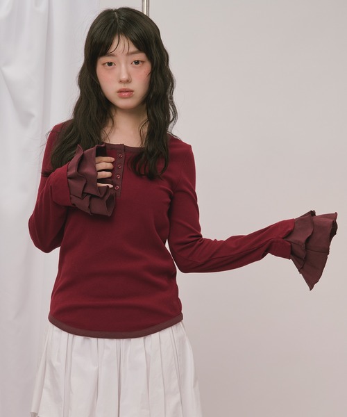 loin nuit(ロワンニュイ)の「bell sleeve rib tops / ベルスリーブリブトップス(Tシャツ/カットソー・レディース・ブラック/ボルドー/グレー/カーキ/アイボリー・FREE)」の5枚目の写真