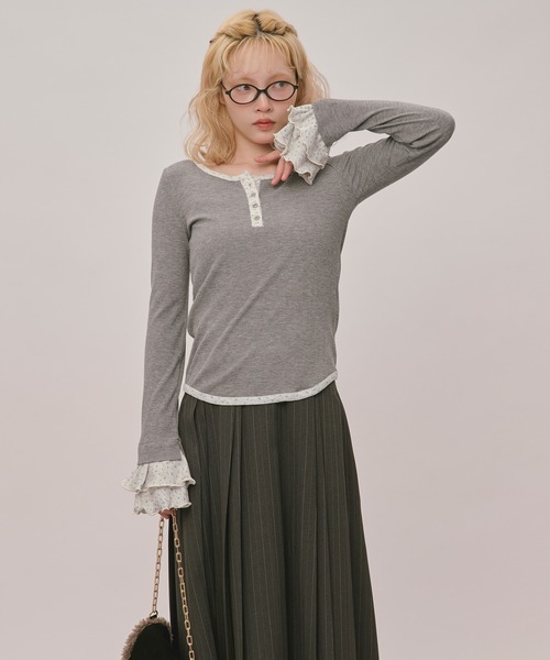 loin nuit(ロワンニュイ)の「bell sleeve rib tops / ベルスリーブリブトップス(Tシャツ/カットソー・レディース・ブラック/ボルドー/グレー/カーキ/アイボリー・FREE)」の22枚目の写真