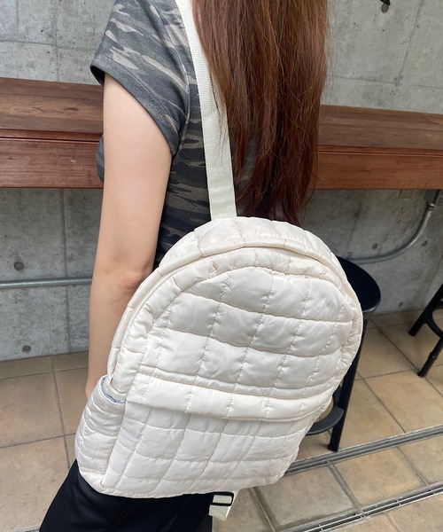 ROGER AND RAW（ロジャーアンドロウ）の「キルティング ナイロンバックパック（バックパック/リュック・レディース・アイボリー/ブラック・FREE）」の15枚目の写真