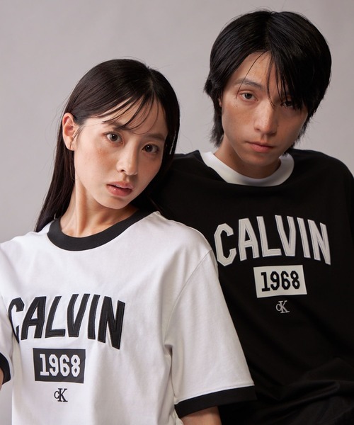 Calvin Klein(カルバン・クライン)の「【ZOZO限定】ユニセックス グラフィックTシャツ(Tシャツ/カットソー・メンズ・ブラック/ホワイト・L/M/S)」の2枚目の写真