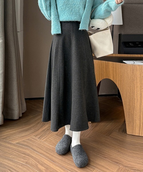 AMAJI（アマジ）の「フレア カシミヤ混 ウールロングスカート（スカート・レディース・グレー/ブラウン/ブラック・SMALL/MEDIUM/LARGE/X-LARGE）」の3枚目の写真