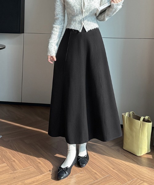 AMAJI（アマジ）の「フレア カシミヤ混 ウールロングスカート（スカート・レディース・グレー/ブラウン/ブラック・SMALL/MEDIUM/LARGE/X-LARGE）」の2枚目の写真