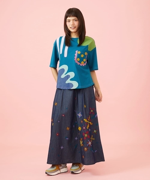 Jocomomola（ホコモモラ）の「フラワー刺繍デニムスカート（スカート・レディース・ネイビー・40）」の6枚目の写真