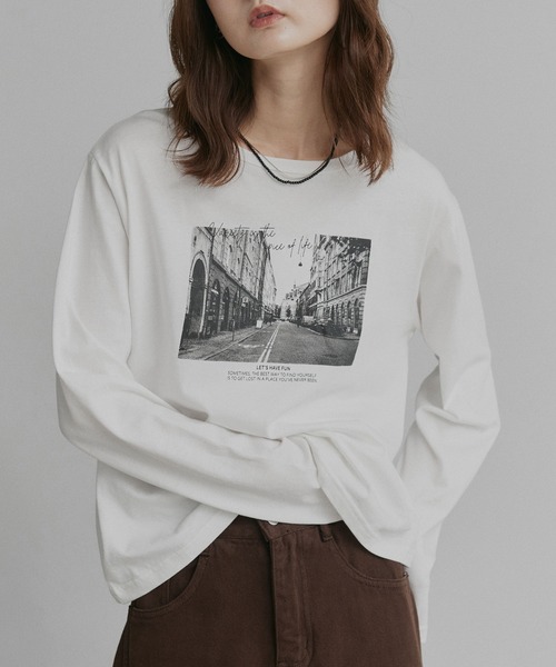ad thie(アドティエ)の「アソート フォトプリント ロンT(Tシャツ/カットソー・レディース・ブラック/ピンク/ブラウン/オフホワイト・FREE)」の2枚目の写真