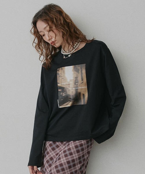 ad thie(アドティエ)の「アソート フォトプリント ロンT(Tシャツ/カットソー・レディース・ブラック/ピンク/ブラウン/オフホワイト・FREE)」の3枚目の写真