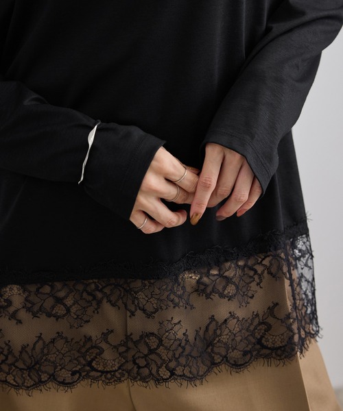 SALON adam et rope'（サロン アダム エ ロペ）の「【WEB限定】ヘムレースプルオーバーカットソー（Tシャツ/カットソー・レディース・オフホワイト/ブラック・FREE）」の13枚目の写真