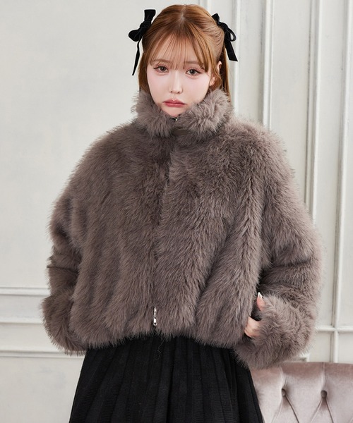 one after another NICE CLAUP(ワンアフターアナザーナイスクラップ)の「【リバイバル】フェイクファーショートブルゾン(ブルゾン・レディース・ベージュ/ブラウン/オフホワイト・FREE)」の4枚目の写真