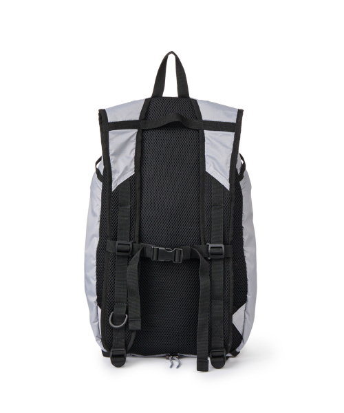 DEINET(ダイニット)の「NYLON ESSENTIAL LOGO BACKPACK IN GREY(バックパック/リュック・レディース・その他・FREE)」の3枚目の写真