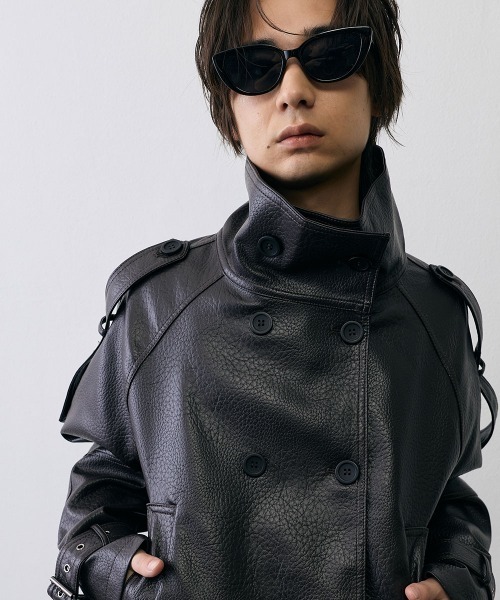 Shoowtime(ショウタイム)の「High Neck Double Breasted Leather Military Faux Pea Coat / ハイネックダブルブレステッドフェイクレザーミリタリーPコート(ピーコート・メンズ・ダークブラウン/ブラック・X-LARGE/LARGE/MEDIUM/SMALL)」の11枚目の写真