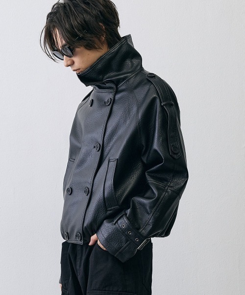 Shoowtime(ショウタイム)の「High Neck Double Breasted Leather Military Faux Pea Coat / ハイネックダブルブレステッドフェイクレザーミリタリーPコート(ピーコート・メンズ・ダークブラウン/ブラック・X-LARGE/LARGE/MEDIUM/SMALL)」の7枚目の写真