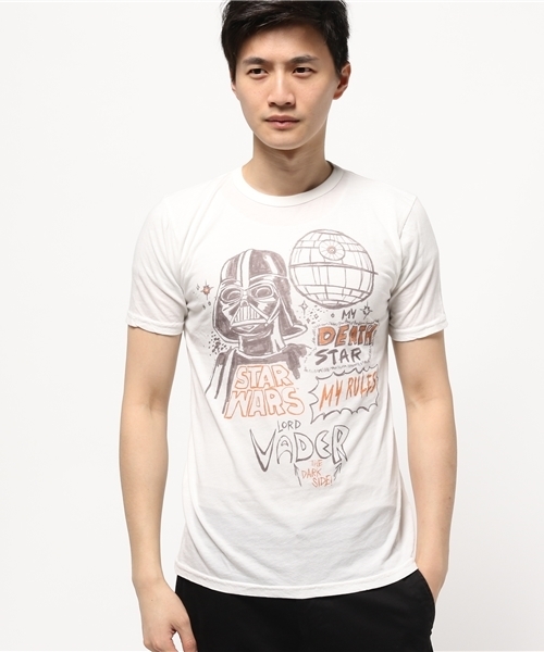 JUNK FOOD(ジャンクフード)の「Star Wars Vader スターウォーズTシャツ(Tシャツ/カットソー・メンズ・オフホワイト・MEDIUM)」の1枚目の写真