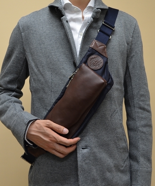 Orobianco（オロビアンコ）の「OROBIANCO for SHIPS: ナイロン ミニバッグ(ショルダー)■（ショルダーバッグ・メンズ・カーキ/ワイン/ライトグリーン/ライトブルー/ブラック/ネイビー/ブルー/オリーブ/イエロー/グリーン/ロイヤルブルー・ONE SIZE）」の7枚目の写真