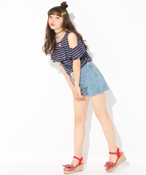 repipi armario（レピピ アルマリオ）の「ボーダーカタアキTシャツ（Tシャツ/カットソー・キッズ・ライトブルー/ホワイト×ブラック/ネイビー・SMALL/X-SMALL/MEDIUM）」の7枚目の写真