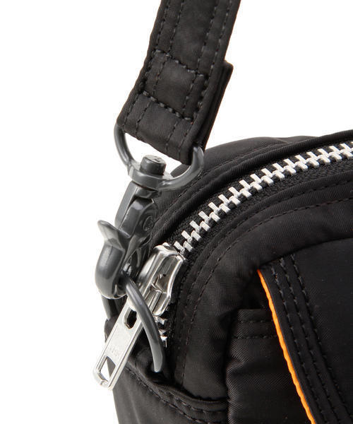 PORTER（ポーター）の「PORTER TANKER SHOULDER BAG <B印 YOSHIDA SELECT>（ショルダーバッグ・メンズ・ブラック・ONE SIZE）」の5枚目の写真