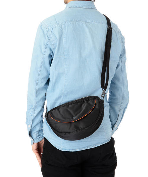 PORTER（ポーター）の「PORTER TANKER SHOULDER BAG <B印 YOSHIDA SELECT>（ショルダーバッグ・メンズ・ブラック・ONE SIZE）」の2枚目の写真