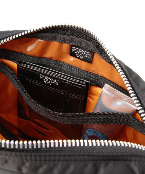 PORTER（ポーター）の「PORTER TANKER SHOULDER BAG <B印 YOSHIDA SELECT>（ショルダーバッグ・メンズ・ブラック・ONE SIZE）」の11枚目の写真