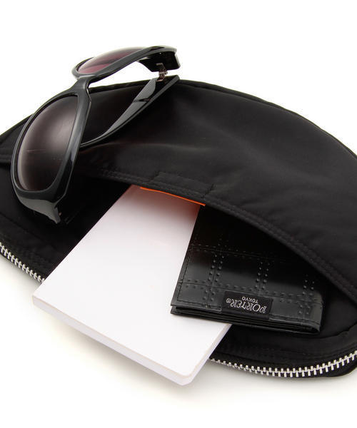 PORTER（ポーター）の「PORTER TANKER SHOULDER BAG <B印 YOSHIDA SELECT>（ショルダーバッグ・メンズ・ブラック・ONE SIZE）」の13枚目の写真