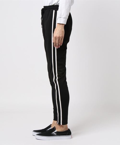 WEGO（ウィゴー）の「WEGO/ラインスキニートラックパンツ（その他パンツ・メンズ・ブラック/レッド/ネイビー/ブラック系その他・SMALL/LARGE/MEDIUM）」の6枚目の写真