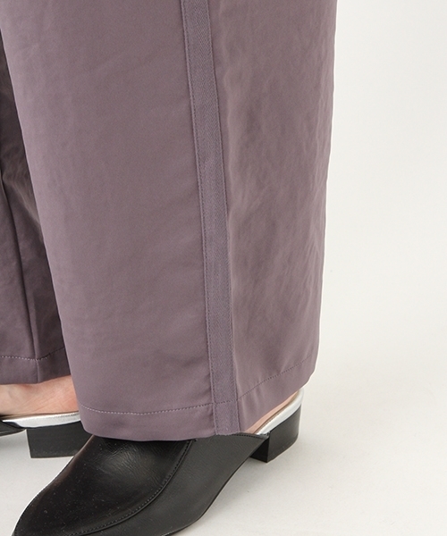 niko and...（ニコアンド）の「シルキーサテンイージーパンツ【niko and ...】（その他パンツ・レディース・パープル/オレンジ/ネイビー・4/3）」の10枚目の写真