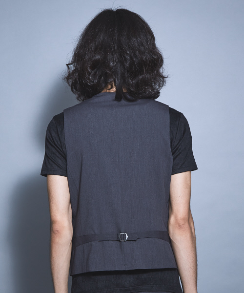 5351 POUR LES HOMMES（ゴーサンゴーイチプールオム）の「2WAYストレッチコンパクトジレ（ベスト・メンズ・チャコールグレー/ブラック/ブルー・44/46/48）」の6枚目の写真