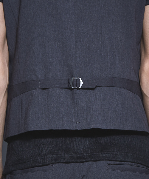 5351 POUR LES HOMMES（ゴーサンゴーイチプールオム）の「2WAYストレッチコンパクトジレ（ベスト・メンズ・チャコールグレー/ブラック/ブルー・44/46/48）」の7枚目の写真