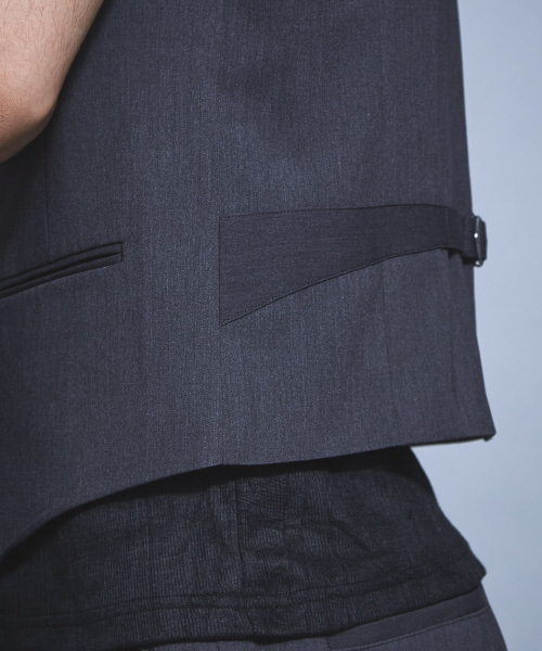 5351 POUR LES HOMMES（ゴーサンゴーイチプールオム）の「2WAYストレッチコンパクトジレ（ベスト・メンズ・チャコールグレー/ブラック/ブルー・44/46/48）」の11枚目の写真