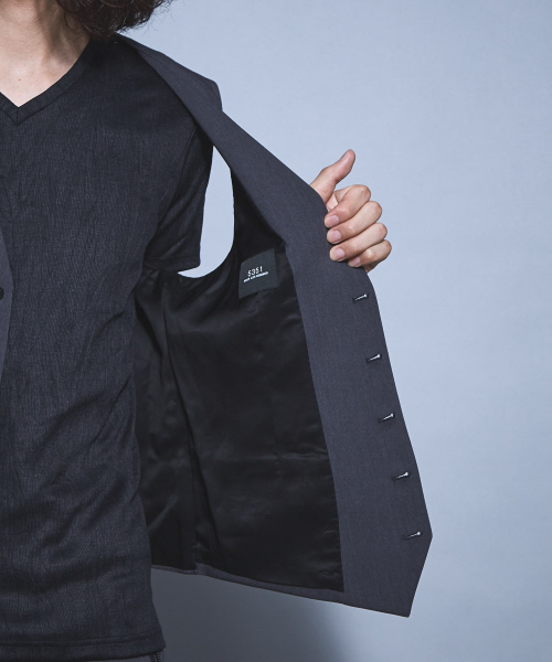 5351 POUR LES HOMMES（ゴーサンゴーイチプールオム）の「2WAYストレッチコンパクトジレ（ベスト・メンズ・チャコールグレー/ブラック/ブルー・44/46/48）」の14枚目の写真