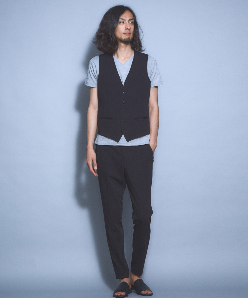 5351 POUR LES HOMMES（ゴーサンゴーイチプールオム）の「2WAYストレッチコンパクトジレ（ベスト・メンズ・チャコールグレー/ブラック/ブルー・44/46/48）」の21枚目の写真