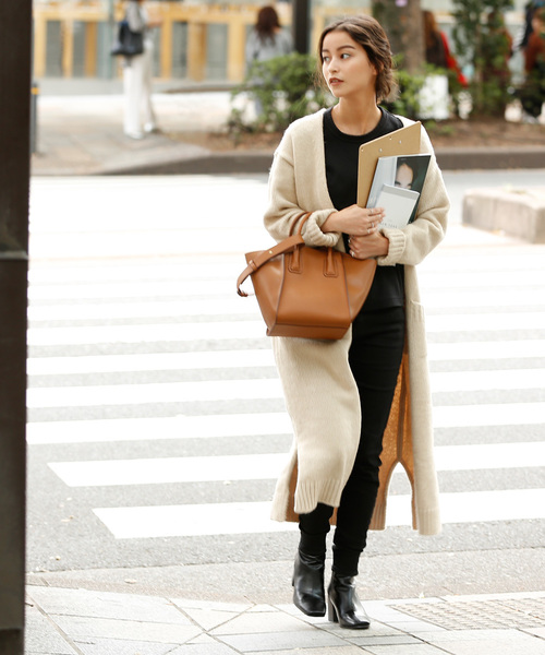 marjour（マージュール）の「FULL LENGTH KNIT CARDIGAN（カーディガン/ボレロ・レディース・ベージュ/モカ・MEDIUM）」の18枚目の写真