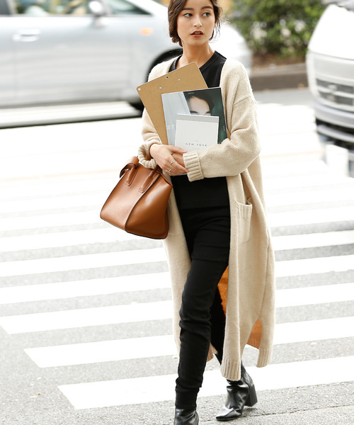 marjour（マージュール）の「FULL LENGTH KNIT CARDIGAN（カーディガン/ボレロ・レディース・ベージュ/モカ・MEDIUM）」の19枚目の写真