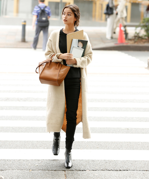 marjour（マージュール）の「FULL LENGTH KNIT CARDIGAN（カーディガン/ボレロ・レディース・ベージュ/モカ・MEDIUM）」の21枚目の写真