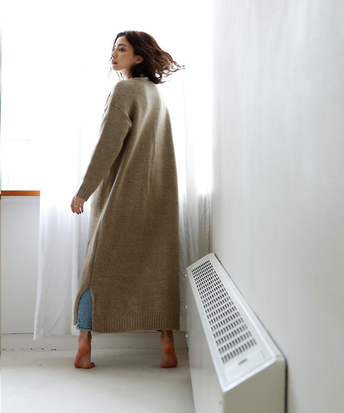 marjour（マージュール）の「FULL LENGTH KNIT CARDIGAN（カーディガン/ボレロ・レディース・ベージュ/モカ・MEDIUM）」の4枚目の写真