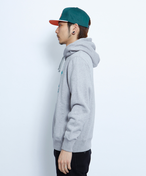 XLARGE(エクストララージ)の「JUVENILE OG PULLOVER HOODIE(パーカー・メンズ・ブラック/アッシュグレー/レッド/ネイビー・SMALL/MEDIUM/LARGE/X-LARGE)」の5枚目の写真