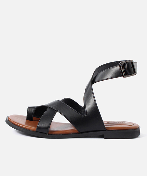 AZUL by moussy(アズールバイマウジー)の「CROSS FLAT SANDALS/クロスフラットサンダルズ(サンダル・レディース・ブラック/ブラウン・MEDIUM/LARGE/SMALL)」の7枚目の写真