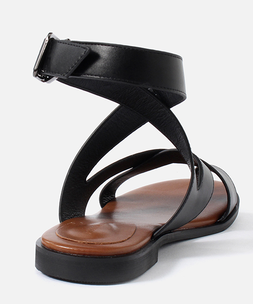 AZUL by moussy(アズールバイマウジー)の「CROSS FLAT SANDALS/クロスフラットサンダルズ(サンダル・レディース・ブラック/ブラウン・MEDIUM/LARGE/SMALL)」の6枚目の写真