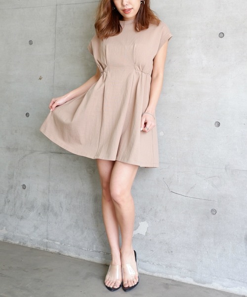 SPIRALGIRL(スパイラルガール)の「サイドギャザーカットワンピース(ワンピース・レディース・キャメル/オフホワイト/グリーン・FREE)」の6枚目の写真