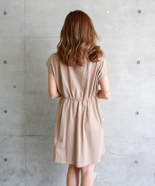 SPIRALGIRL(スパイラルガール)の「サイドギャザーカットワンピース(ワンピース・レディース・キャメル/オフホワイト/グリーン・FREE)」の9枚目の写真