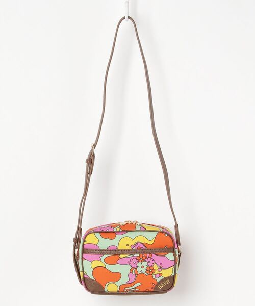 A BATHING APE（アベイシングエイプ）の「ABC CAMO FLOWER SHOULDER BAG L（ショルダーバッグ）」 WEAR